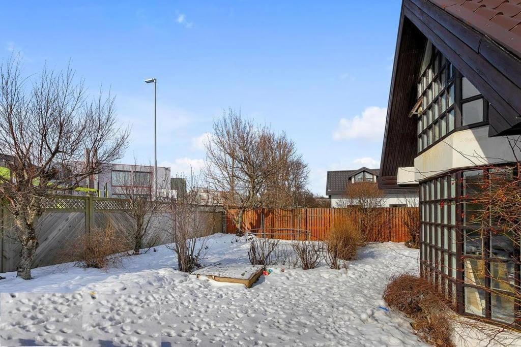 Icelandic Art Garden Villa W. Parking In Centre City Reykjavík Exterior foto